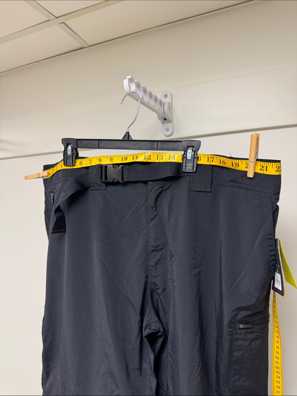 NWT XXL Tek Gear Black Men's Convertible Cargo Pants with Quick-Adjust Belt - Picture 13 of 16